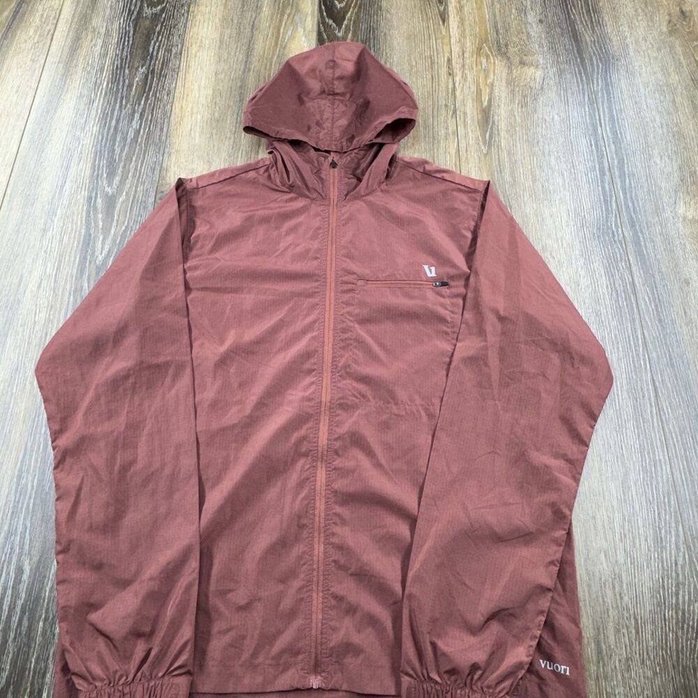 Vuori Outdoor Trainer Shell Jacket Mens L Ripstop Red Zip Up Hooded Windbreaker
